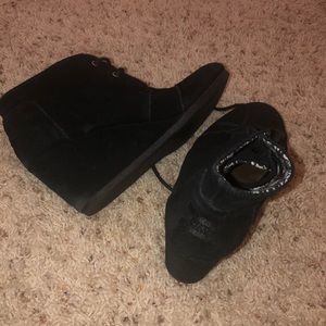 Toms desert wedges